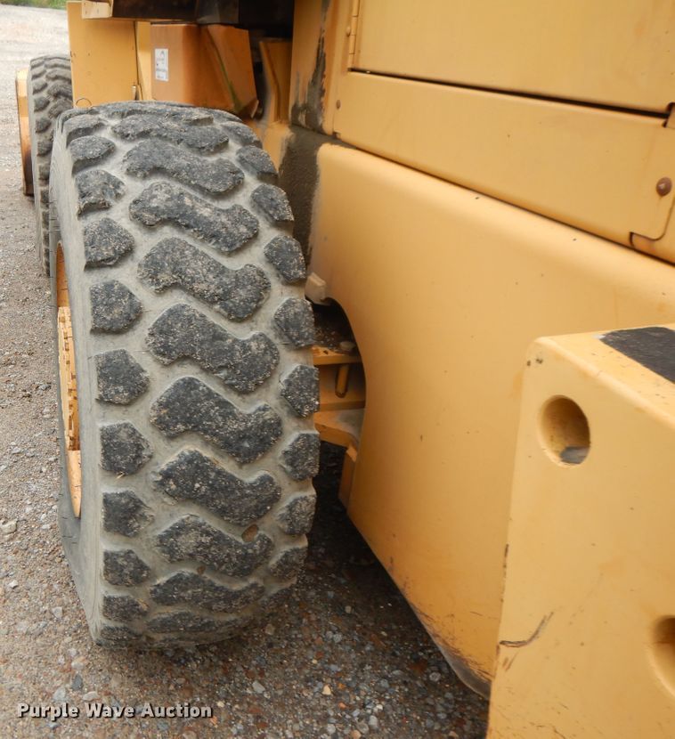 image for item DI7740 1998 Case 621B  wheel loader