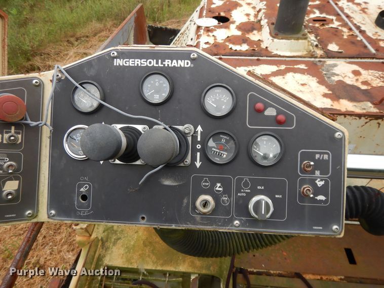 image for item DI7742 Ingersoll Rand 910T  paver