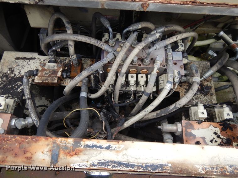 image for item DI7742 Ingersoll Rand 910T  paver