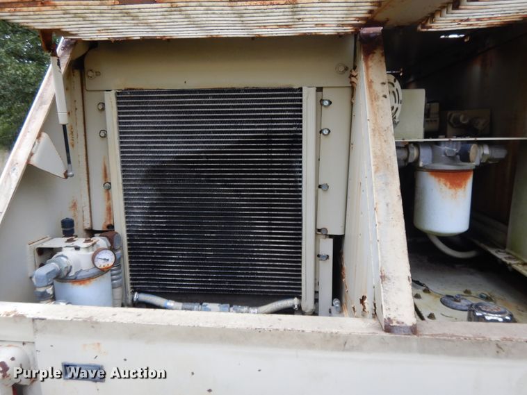 image for item DI7742 Ingersoll Rand 910T  paver