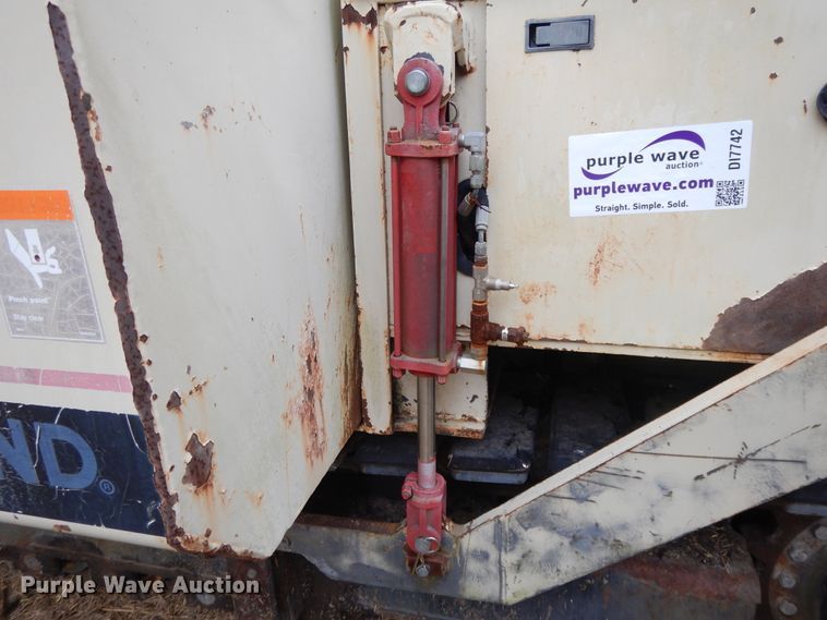 image for item DI7742 Ingersoll Rand 910T  paver