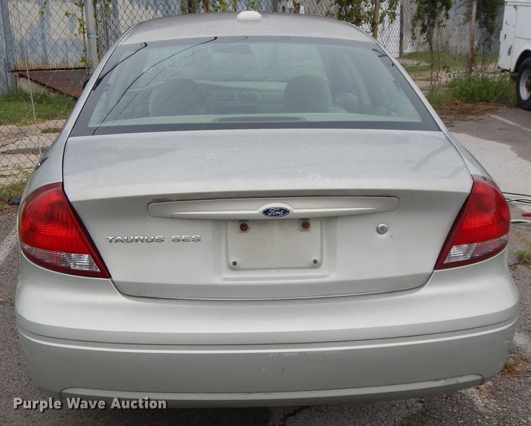 image for item DI7747 2004 Ford Taurus SES
