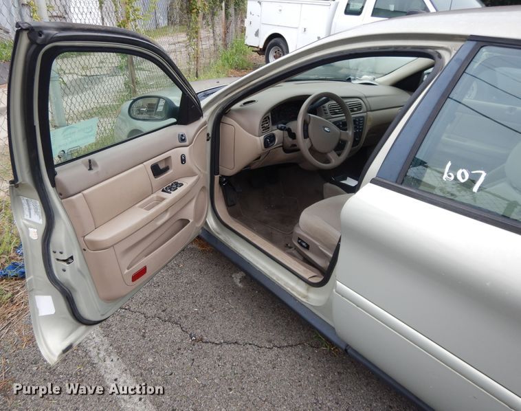 image for item DI7747 2004 Ford Taurus SES