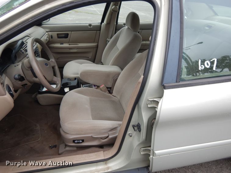 image for item DI7747 2004 Ford Taurus SES