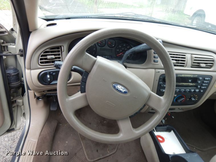 image for item DI7747 2004 Ford Taurus SES