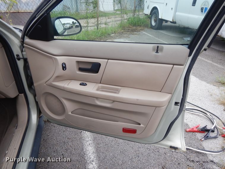 image for item DI7747 2004 Ford Taurus SES