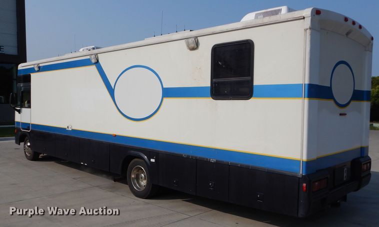 image for item DI8280 2002 Winnebago  mobile command center truck