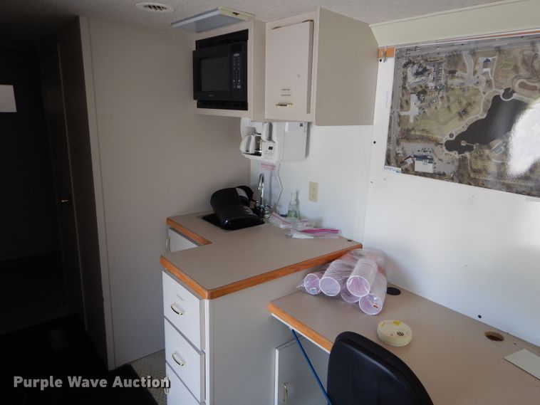 image for item DI8280 2002 Winnebago  mobile command center truck