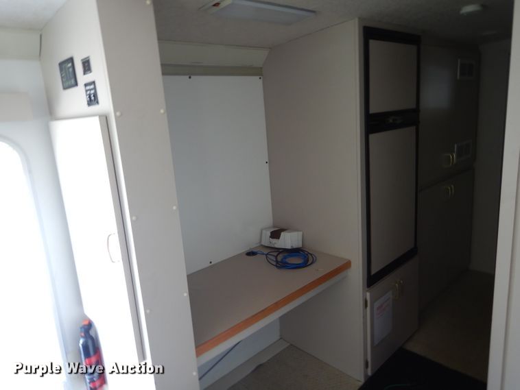 image for item DI8280 2002 Winnebago  mobile command center truck