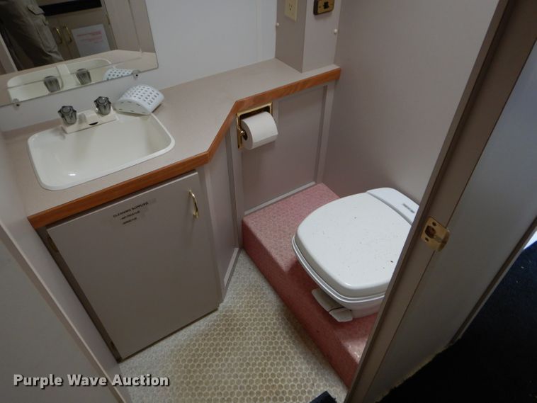 image for item DI8280 2002 Winnebago  mobile command center truck