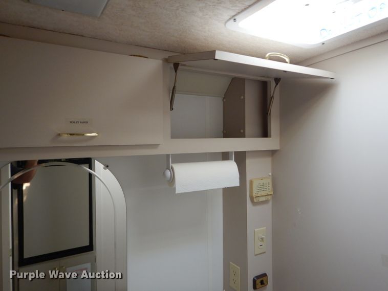 image for item DI8280 2002 Winnebago  mobile command center truck