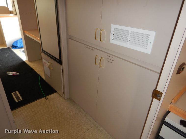 image for item DI8280 2002 Winnebago  mobile command center truck