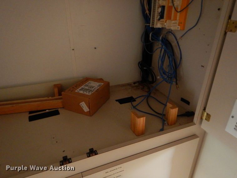 image for item DI8280 2002 Winnebago  mobile command center truck