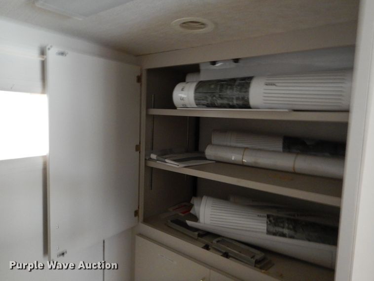 image for item DI8280 2002 Winnebago  mobile command center truck