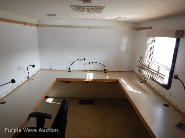 image for item DI8280 2002 Winnebago  mobile command center truck