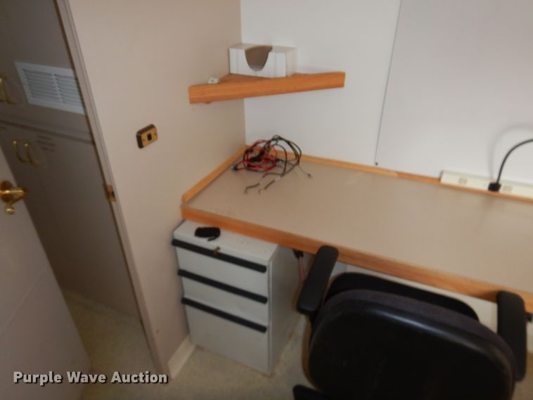 image for item DI8280 2002 Winnebago  mobile command center truck