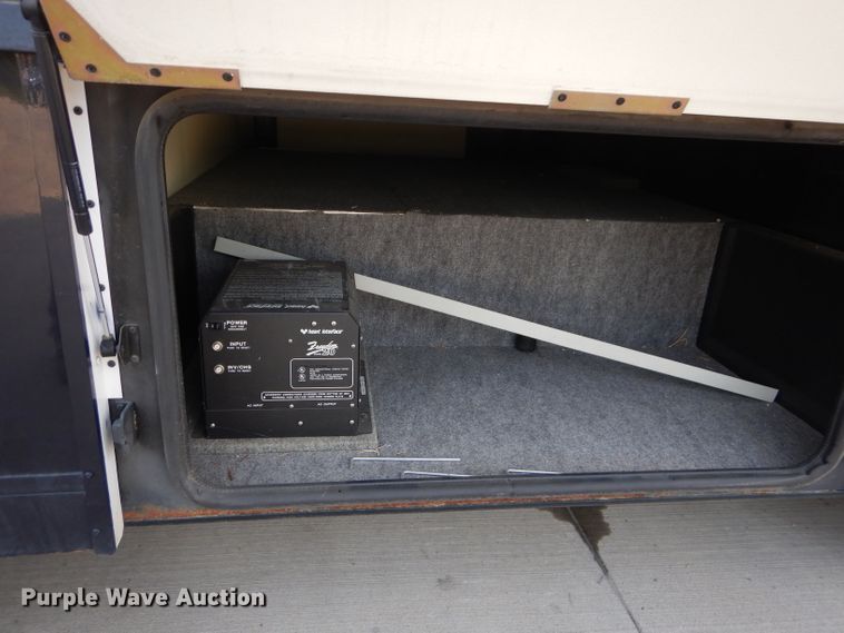 image for item DI8280 2002 Winnebago  mobile command center truck