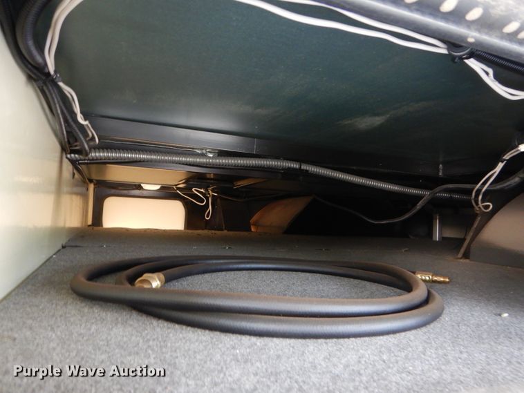 image for item DI8280 2002 Winnebago  mobile command center truck