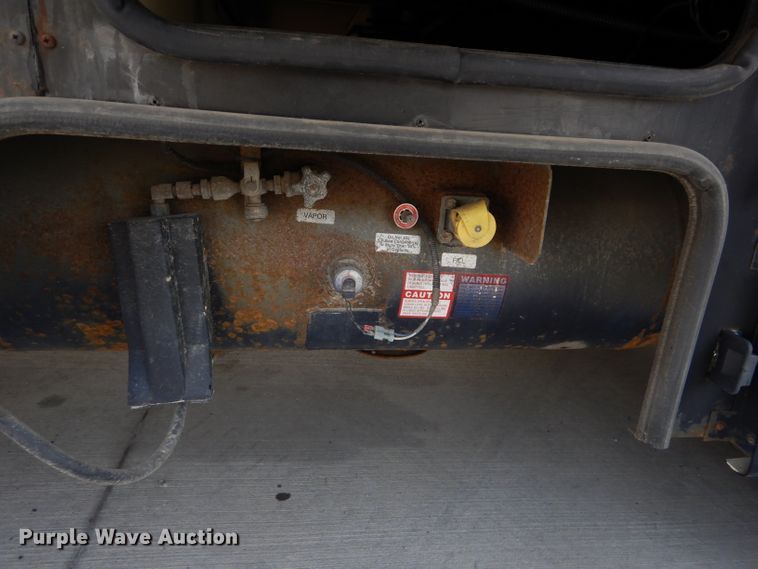 image for item DI8280 2002 Winnebago  mobile command center truck