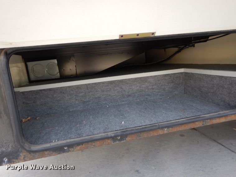 image for item DI8280 2002 Winnebago  mobile command center truck