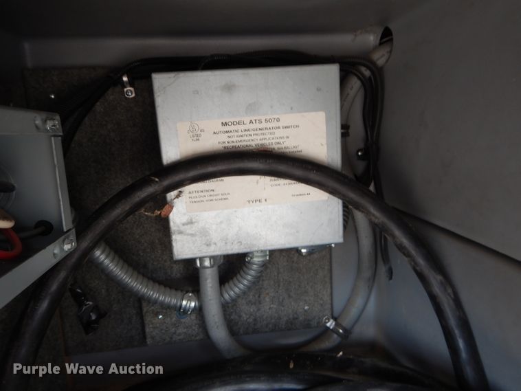 image for item DI8280 2002 Winnebago  mobile command center truck