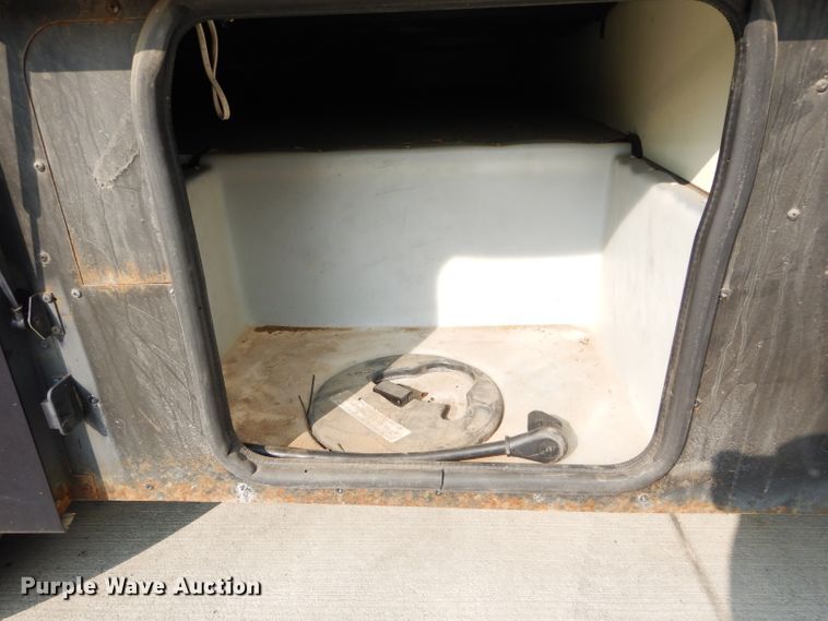 image for item DI8280 2002 Winnebago  mobile command center truck