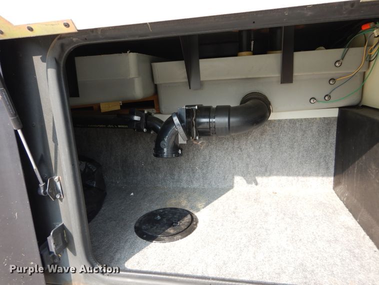 image for item DI8280 2002 Winnebago  mobile command center truck