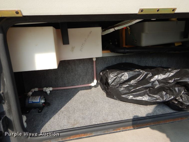 image for item DI8280 2002 Winnebago  mobile command center truck