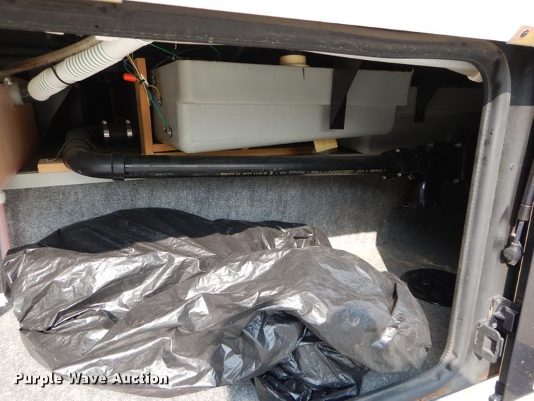 image for item DI8280 2002 Winnebago  mobile command center truck