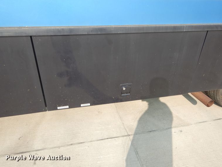 image for item DI8280 2002 Winnebago  mobile command center truck