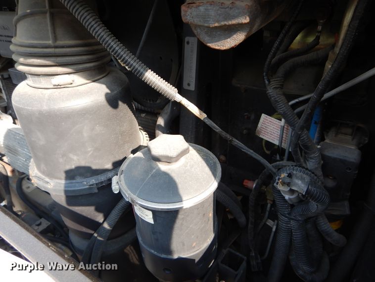 image for item DI8280 2002 Winnebago  mobile command center truck