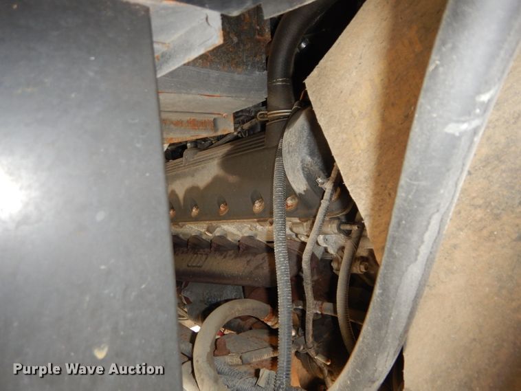 image for item DI8280 2002 Winnebago  mobile command center truck