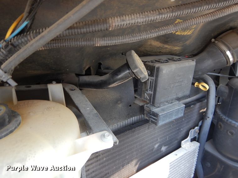 image for item DI8280 2002 Winnebago  mobile command center truck