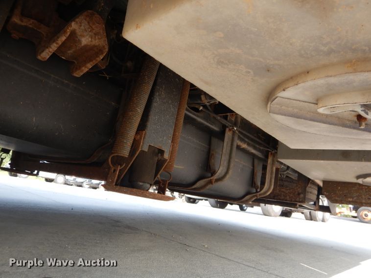 image for item DI8280 2002 Winnebago  mobile command center truck