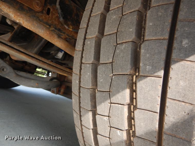 image for item DI8280 2002 Winnebago  mobile command center truck