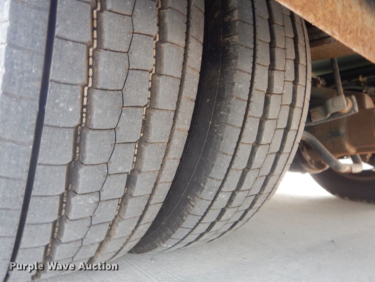 image for item DI8280 2002 Winnebago  mobile command center truck