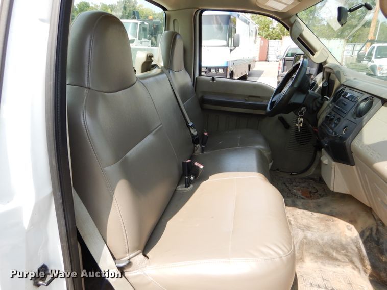 image for item DI8287 2008 Ford F450 Super Duty XL  utility truck