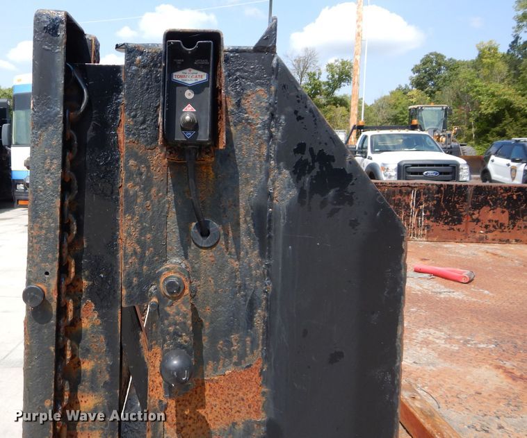 image for item DI8289 2007 Ford F450 Super Duty XL  dump flatbed truck