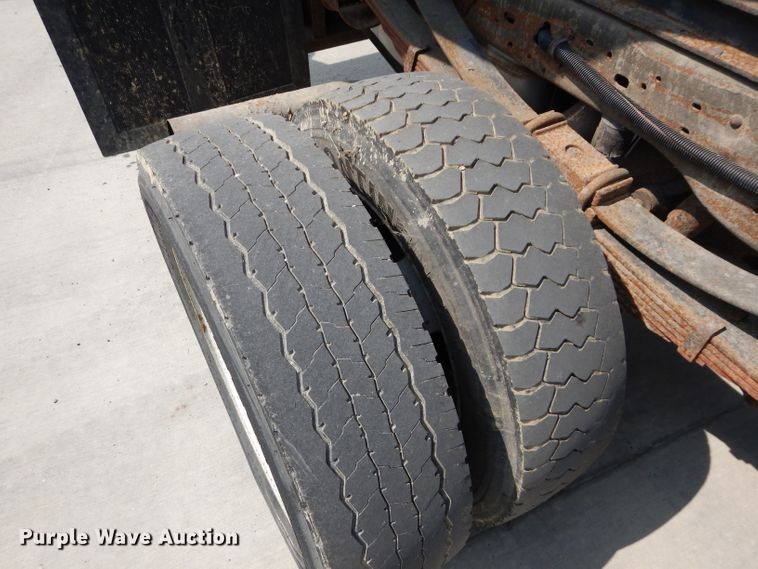 image for item DI8289 2007 Ford F450 Super Duty XL  dump flatbed truck