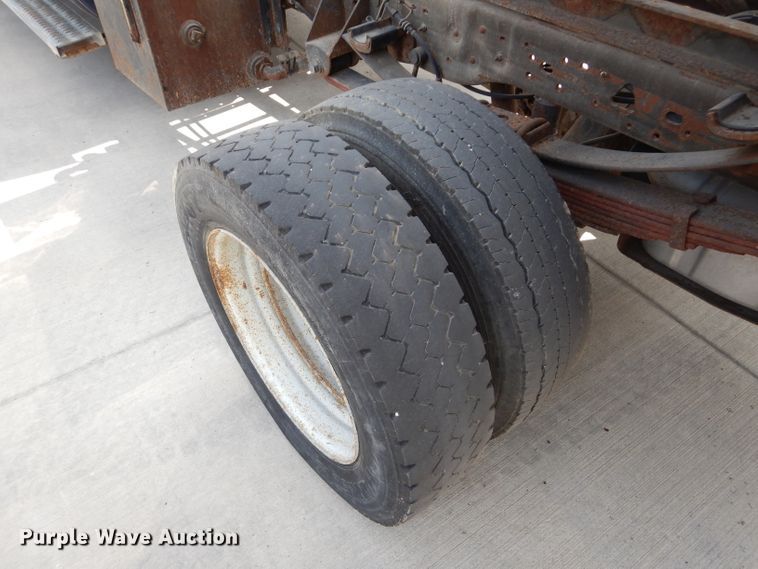 image for item DI8289 2007 Ford F450 Super Duty XL  dump flatbed truck