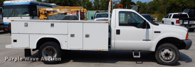 image for item DI8291 2000 Ford F450 Super Duty XL  utility truck with crane