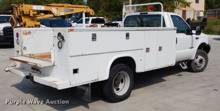 image for item DI8291 2000 Ford F450 Super Duty XL  utility truck with crane