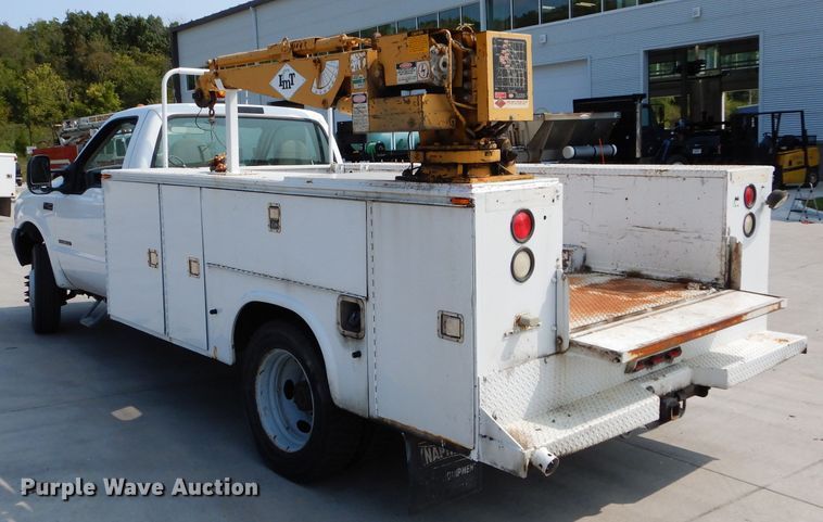 image for item DI8291 2000 Ford F450 Super Duty XL  utility truck with crane