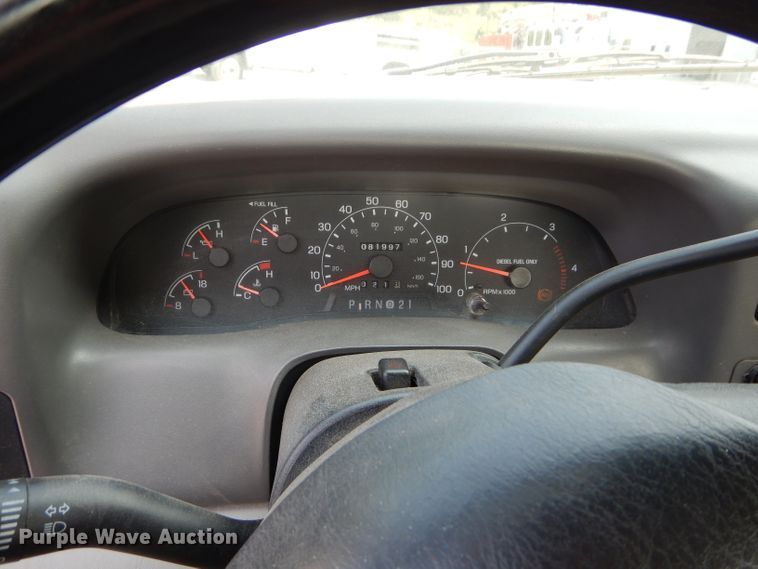 image for item DI8291 2000 Ford F450 Super Duty XL  utility truck with crane