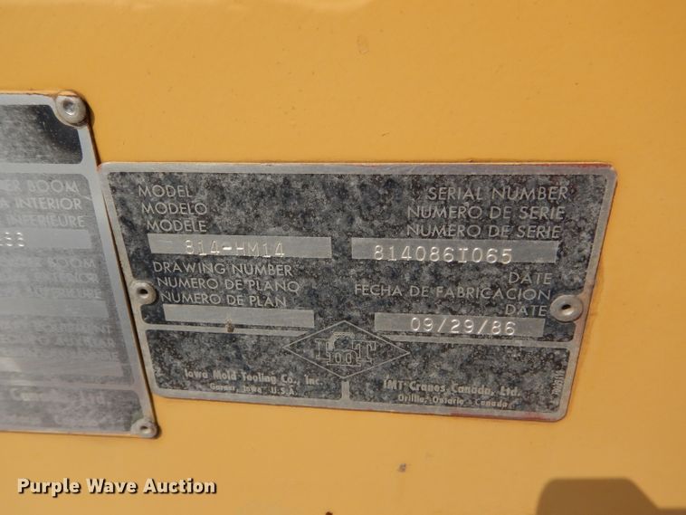 image for item DI8291 2000 Ford F450 Super Duty XL  utility truck with crane