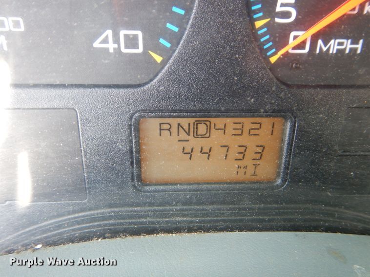 image for item DI8296 2005 International 7300  spreader truck