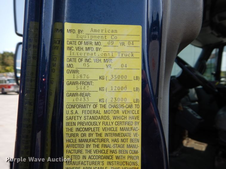 image for item DI8296 2005 International 7300  spreader truck