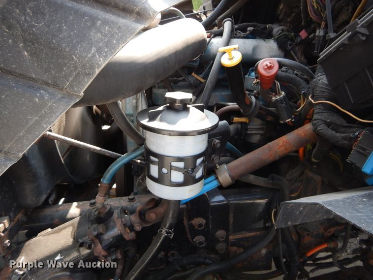 image for item DI8298 2006 International 7400  truck cab and chassis