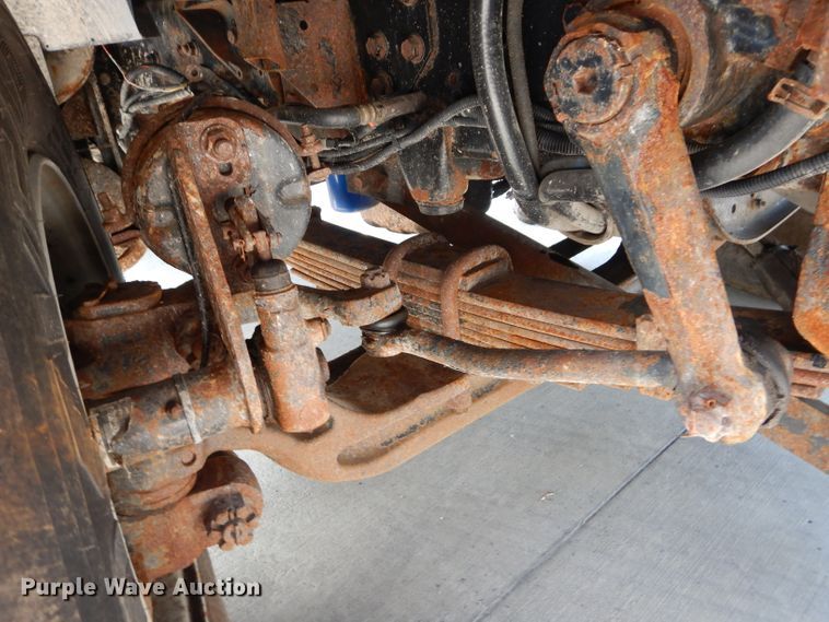 image for item DI8298 2006 International 7400  truck cab and chassis