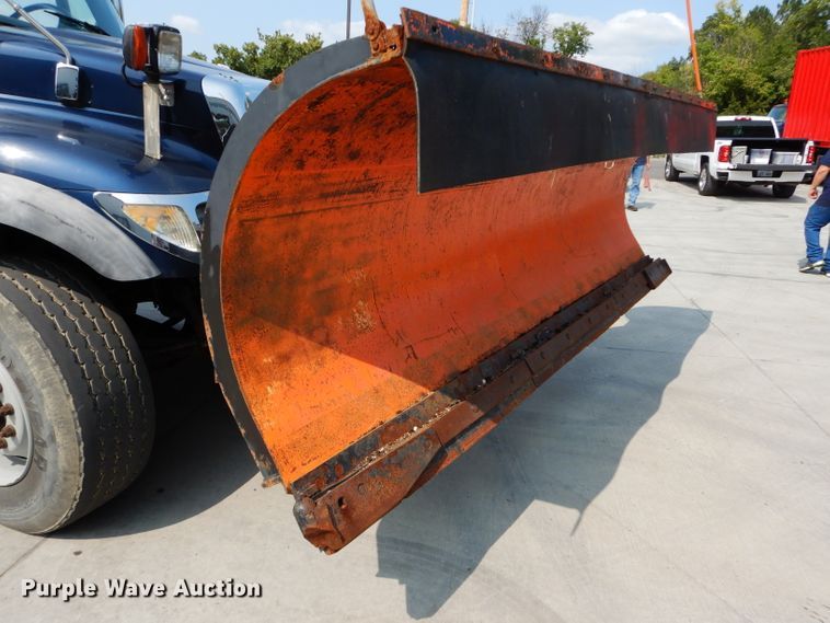 image for item DI8298 2006 International 7400  truck cab and chassis